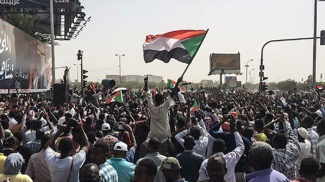 الصحة السودانية: ضحايا الاحتجاجات 53 قتيلا و734 جريحا