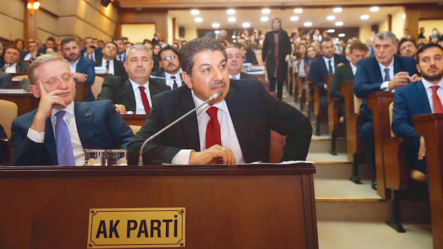 İBB Meclisi 1. Başkan Vekili Göksel Gümüşdağ (Solda) ve AK Parti İBB Meclis Grup Başkan Vekili ve Esenler Belediye Başkanı Mehmet Tevfik Göksu (Sağda)
