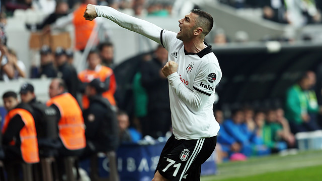 Burak Yılmaz, Beşiktaş formasıyla bu sezon çıktığı 12 maçta 11 gol attı.