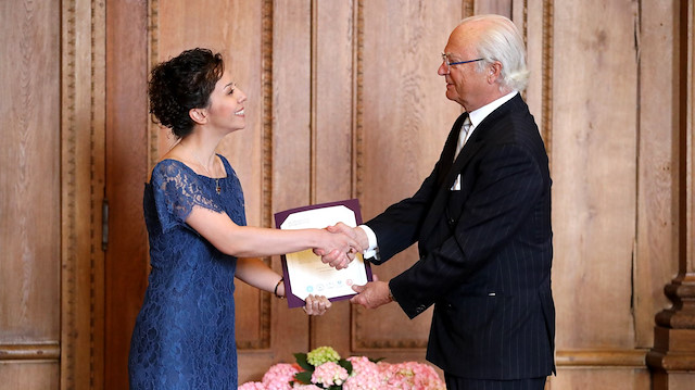 أكاديمية تركية تفوز بجائزة "الأسرة الملكية" السويدية