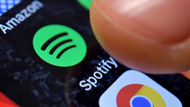 Spotify'ın kullanıcı sayısının yarısına yakını platformu ücretli kullanıyor.