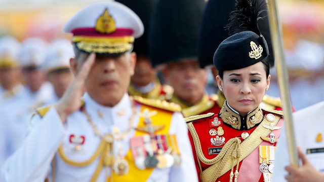 Tayland Kralı generaliyle evlendi