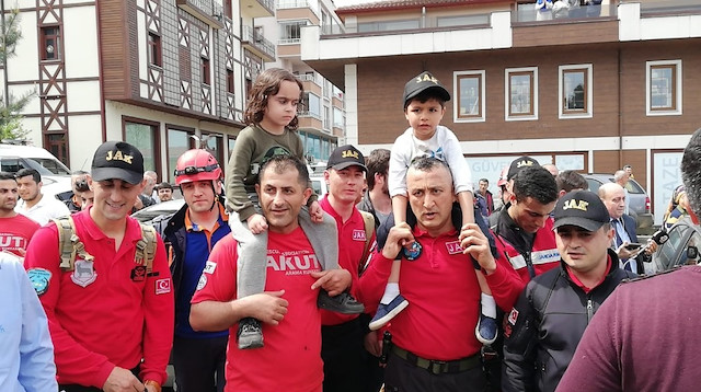 Rizede kaybolan çocuklar ormanlık alanda sağ salim bulundu