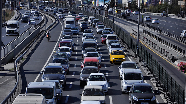 Trafiği rahatlatmak, enerji ve zaman tasarrufu sağlamak amacıyla kentteki kurum ve kuruluşların uygun görüşleri alınmak şartıyla, işe başlama ve bitiş saatleri planlanabilecek.