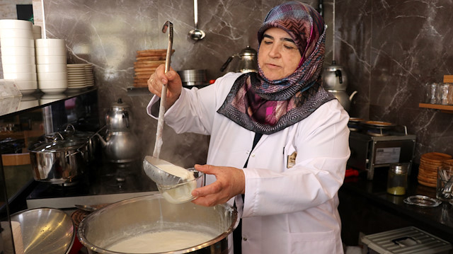Sivas'ta ev hanımı Hatice Yıldız, 53 yaşında işinin patronu oldu.