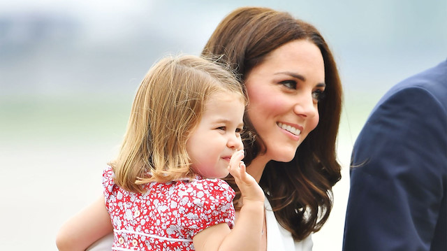 İngiliz Kraliyeti Prenses Charlotte'ın 4. yaş gününü kutluyor