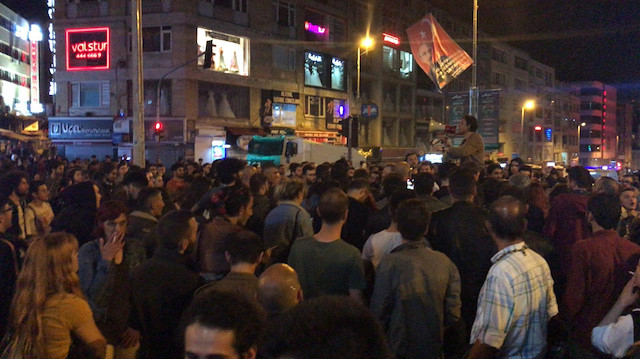 İstanbul'da YSK'nın kararı sonrası tencere tavacılar sokağa döküldü