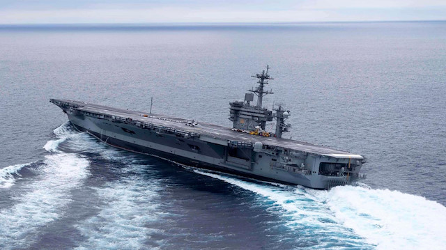 ABD'ye ait “USS Abraham Lincoln” Uçak Gemisi.