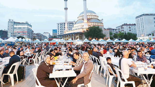 Bağcılar Belediyesi, 11 ayın Sultanı Ramazan ayında da zengin içerikli etkinliklere imza atıyor. 