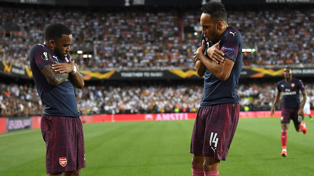 ​Arsenal'in yıldızları Lacazette ve Aubameyang'ın gol sevinci.