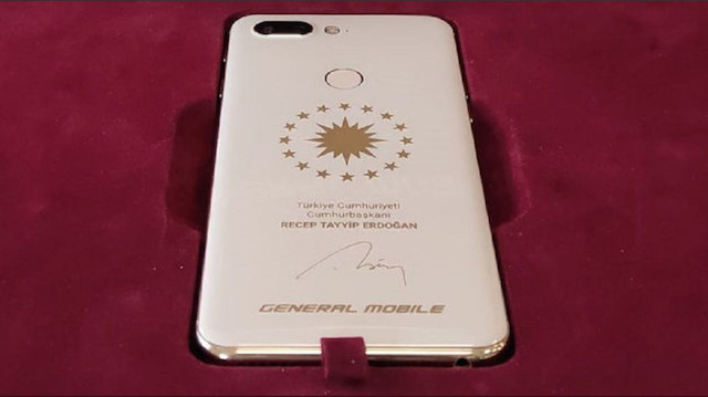 Cumhurbaşkanı Recep Tayyip Erdoğan’a özel üretilen General Mobile GM 9 Pro