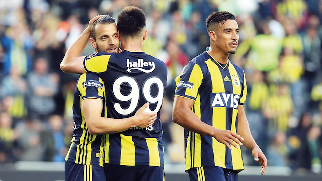 Fenerbahçe, Kadıköy’de ağırladığı Akhisarspor’u 2-1 yendi.