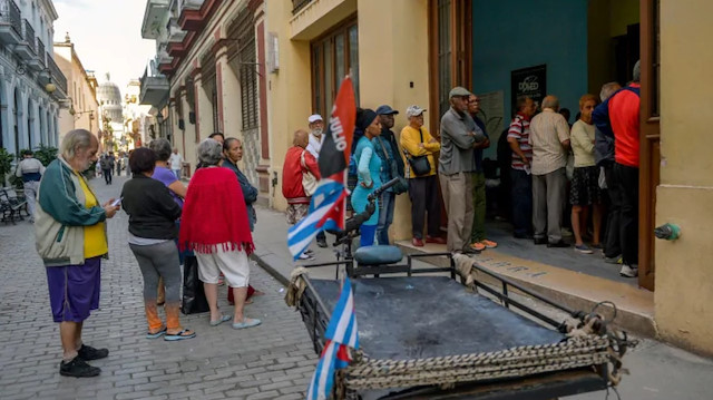 Küba, gıda ihtiyacının yaklaşık üçte ikisini yılda 2 milyar dolara ithal ediyor. 
