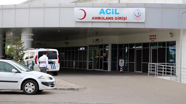 Yaralı askerler bölgeden helikopterle alınarak Bingöl Devlet Hastanesi’ne kaldırıldı.
