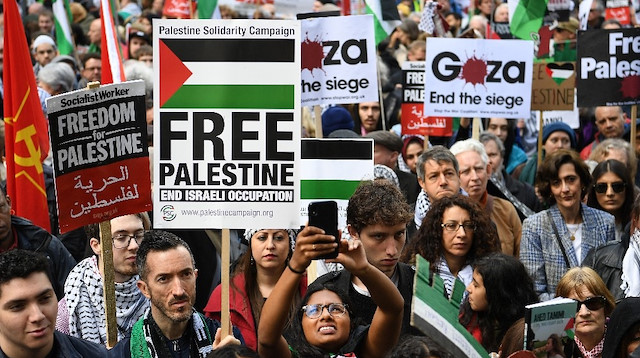 Thousands march for Palestine in London