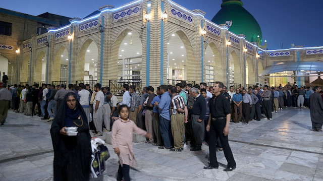 Süleymaniye Ulu Camii'de her gün yaklaşık 4 bin kişiye iftar yemeği veriliyor