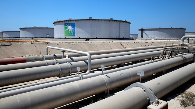 FILE PHOTO: General view of Aramco tanks and oil pipe at the Ras Tanura oil refinery and oil terminal in Saudi Arabia May 21, 2018. REUTERS/Ahmed Jadallah/File Photo


