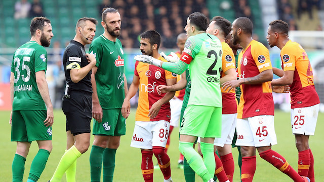 Hakem Serkan Çınar'ın maçtaki kararları büyük tartışma çıkarmıştı.