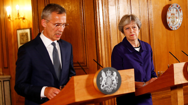İngiltere Başbakanı Theresa May ve NATO Genel Sekreteri Jens Stoltenberg