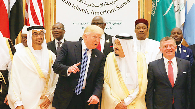 ABD Başkanı Trump, Mayıs 2017’de Riyad’da düzenlenen Arap İslam-Amerikan Zirvesine katılmıştı.