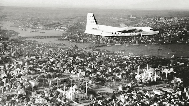 THY ilk yurtdışı seferini 1947 yılında, Ankara - İstanbul - Atina hattında gerçekleştirdi.
