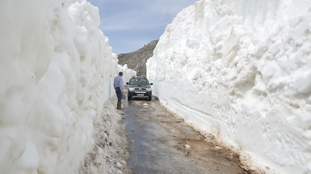 Antalya'da 10 metre karla mücadele - Yeni Şafak