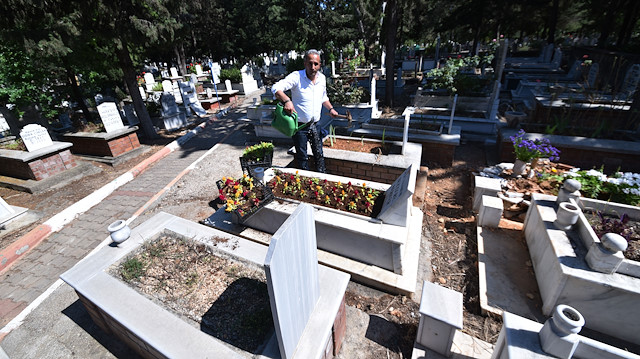 Kabir bakım ve mezar yapım şirketi kuran Mehmet Çetin, kısa sürede çok sayıda müşteriye ulaştı.