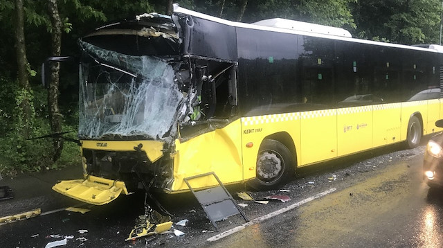 Sarıyer'de kazaya karışan İETT otobüsü