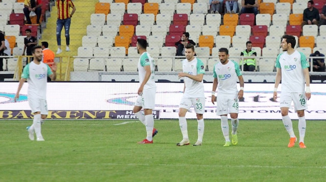 2009-2010 sezonunda şampiyon olan Bursaspor, Süper Lig'e veda etti.