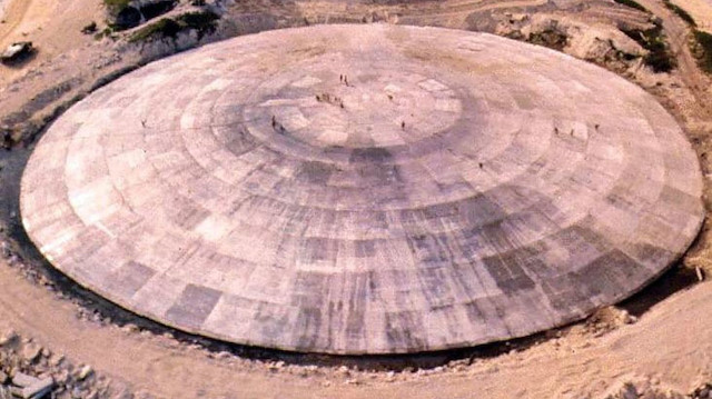 Nükleer atıklarını topladığı beton yapı.