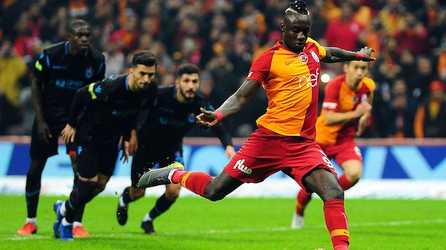 Galatasaraylı Diagne, bu sezon attığı 30 golün 12'sini penaltıdan kaydetti.