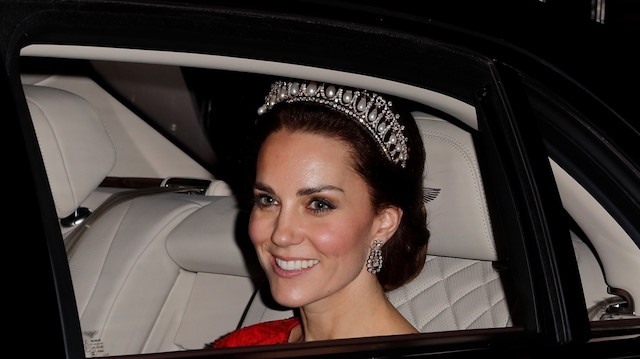 İngiliz Kraliyet ailesine yakından bakalım: Kraliyet'in mücevherleri