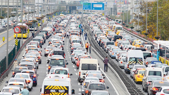 TÜİK nisan ayına ilişkin motorlu kara taşıtları istatistiklerini açıkladı.