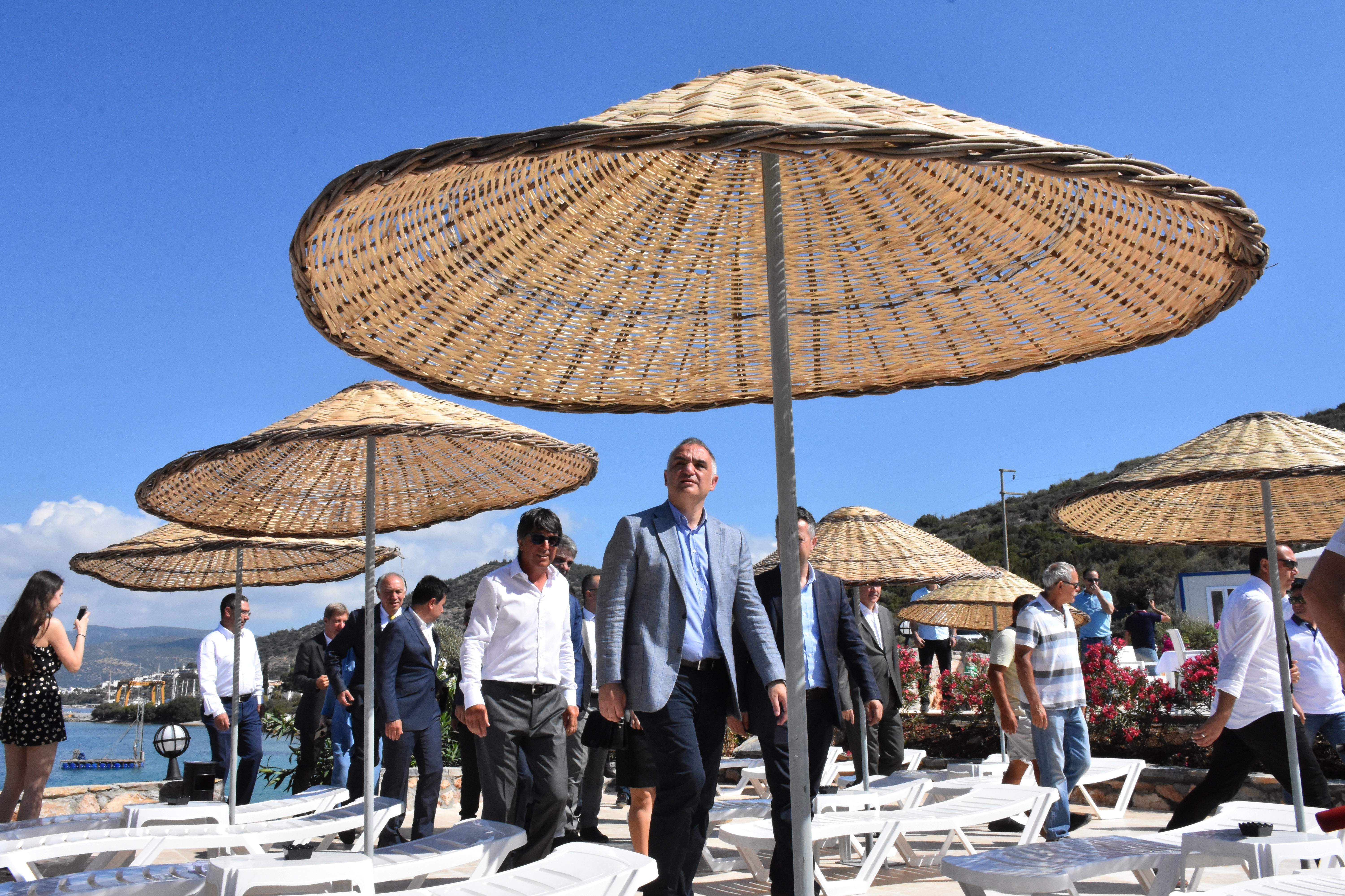 bodrum halk plaji hizmete acildi bodrumdaki ucretsiz halk plajlari yeni safak