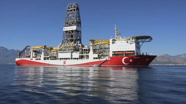 Türkiye'nin milli sondaj gemisi Fatih, Akdeniz'deki çalışmalarına devam ediyor.