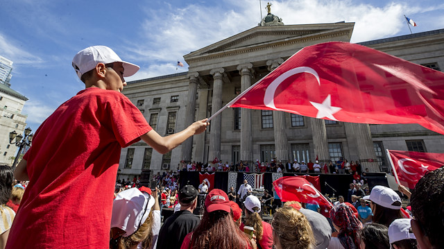 Türklerin Amerikan toplumuna birçok konuda katkı sağladığı vurgulandı. 