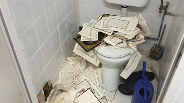 Almanya’nın Bremen kentindeki Rahman camisi tuvaletine parçaladıkları Kuran sayfalarını attılar. 