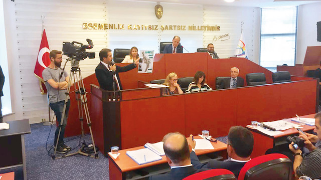 AK Parti Grubu, İmamoğlu’nun Beylikdüzü Belediye Başkanlığı dönemindeki yolsuzluklarını mecliste gündeme getirdi.