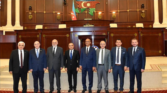 Sureyya Sadi Bilgic, accompanied by a delegation from the Turkish parliament, met Azerbaijan's parliament speaker Oktay Asadov in Baku.