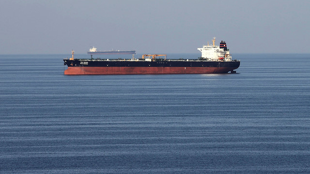 Petrol nakliye gemilerinin Körfez'den ham petrol taşıdığını iddia etti.