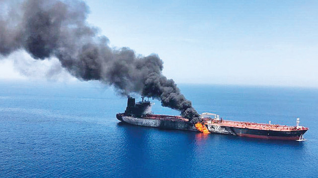 Umman Körfezi’nde bir ay içinde ikinci kez petrol tankerleri hedef alındı.