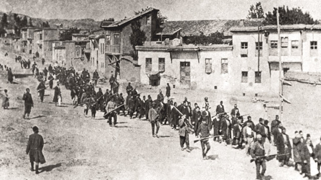 Poyrazoğlu, Ermeni Olayları sırasında yaşanan acılara işaret ediyor.
