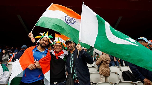 Cricket - ICC Cricket World Cup - India v Pakistan - Emirates Old Trafford, Manchester, Britain - June 16, 2019 India and Pakistan fans Action Images via Reuters/Andrew Boyers

