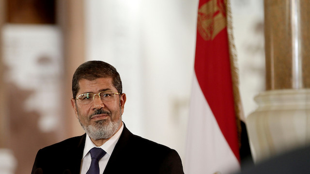 Eski Mısır Devlet Başkanı Muhammed Mursi şehit oldu
