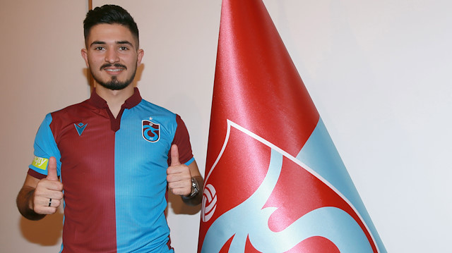 Fıratcan Üzüm, Trabzonspor ile resmi sözleşme imzaladı.