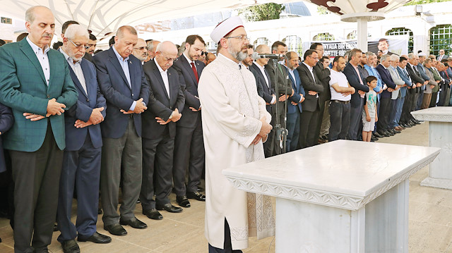 Mursi için İstanbul'da kılınan gıyabi cenaze namazı