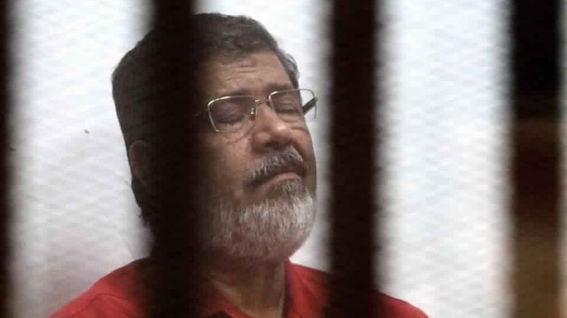 Mursi, mahkemede ölüme terk edildi