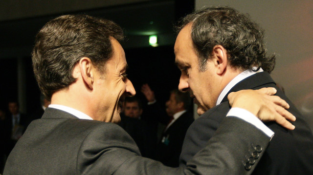 Fransa'nın eski Cumhurbaşkanı Sarkozy ve eski UEFA Başkanı Michel Platini.