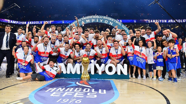 Anadolu Efes win Turkish basketball league title
