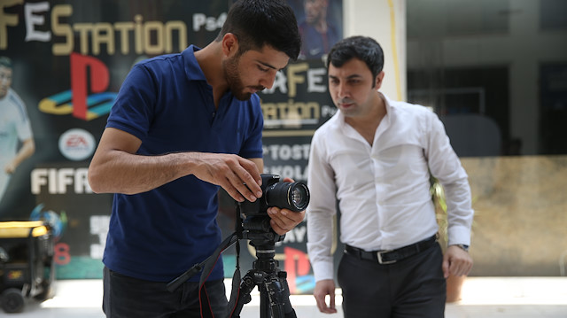 في تركيا.. شاب سوري ينتج فيلمًا هادفًا بجهده الشخصي​